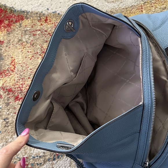 Michael Kors Jerset Soft Leather Chain Tote - Picture 6 of 12